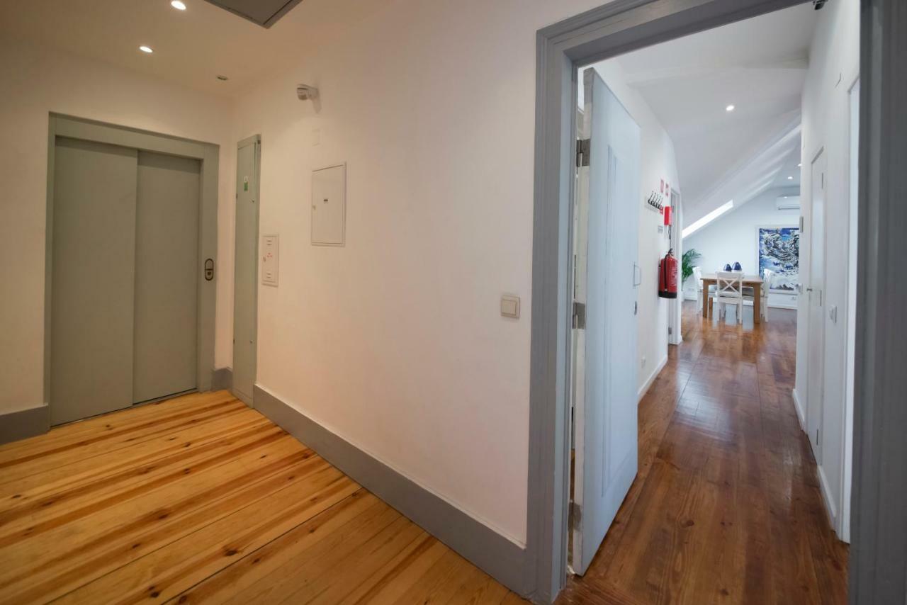 A Captivating Close To River Tagus In Apartment Lisbon