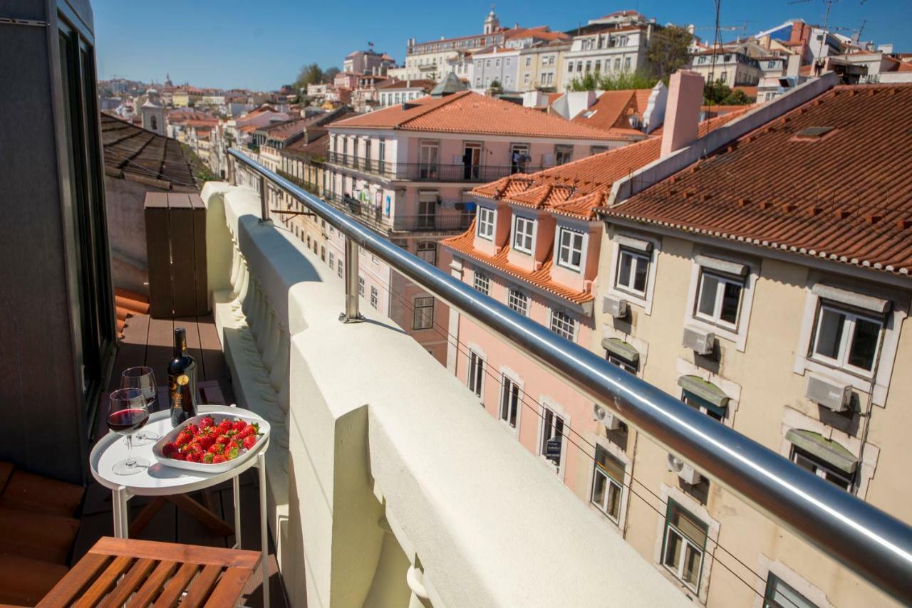 A Captivating Close To River Tagus In * Lisbon