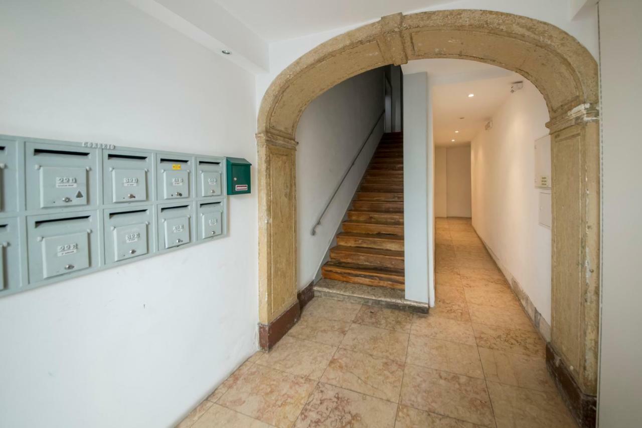 Apartment A Captivating Close To River Tagus In *