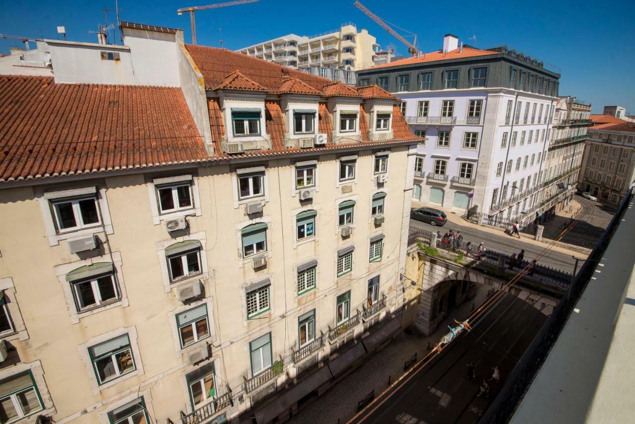 A Captivating Close To River Tagus In Apartment *